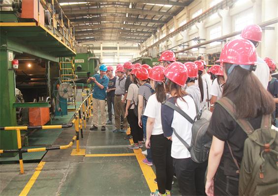 走出課堂&nbsp;走進企業(yè)